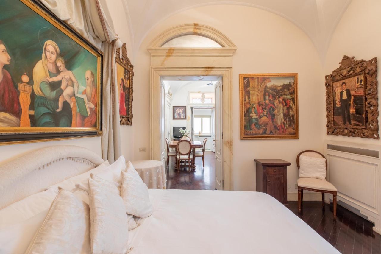 Apartmán Iflat Spanish Steps Luxury And Historical Apt Řím Exteriér fotografie